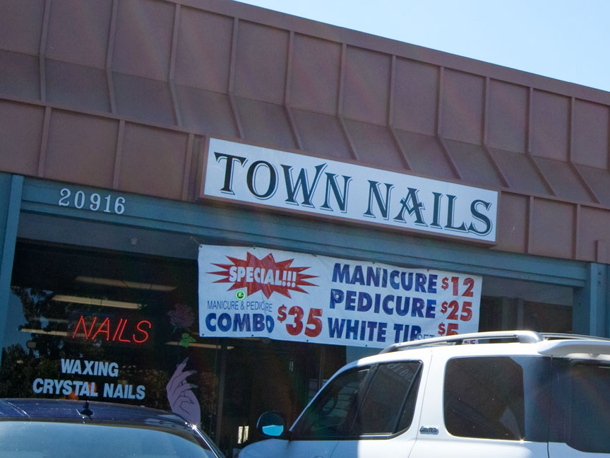 Town Nails